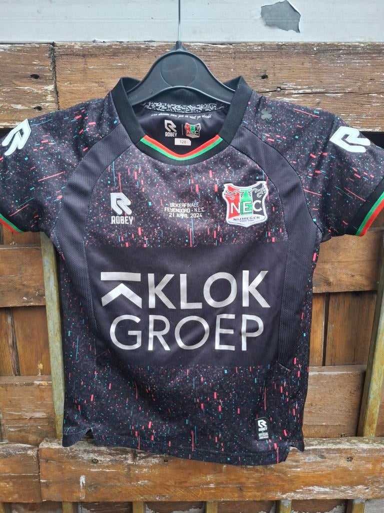 Nec shirt maat 128, Sport en Fitness, Voetbal, Maat XS of kleiner, Ophalen of Verzenden, Zo goed als nieuw, Shirt