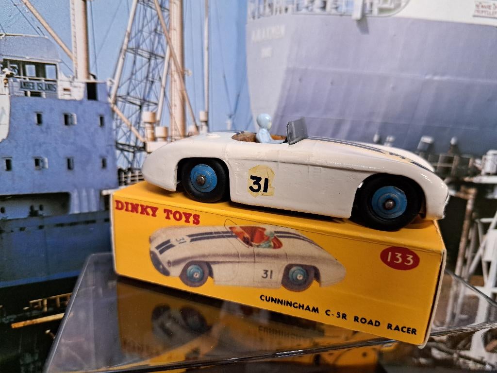 Dinky Toys 133 Cunningham C-5R Road Racer 31 diecast Meccano England orginal box