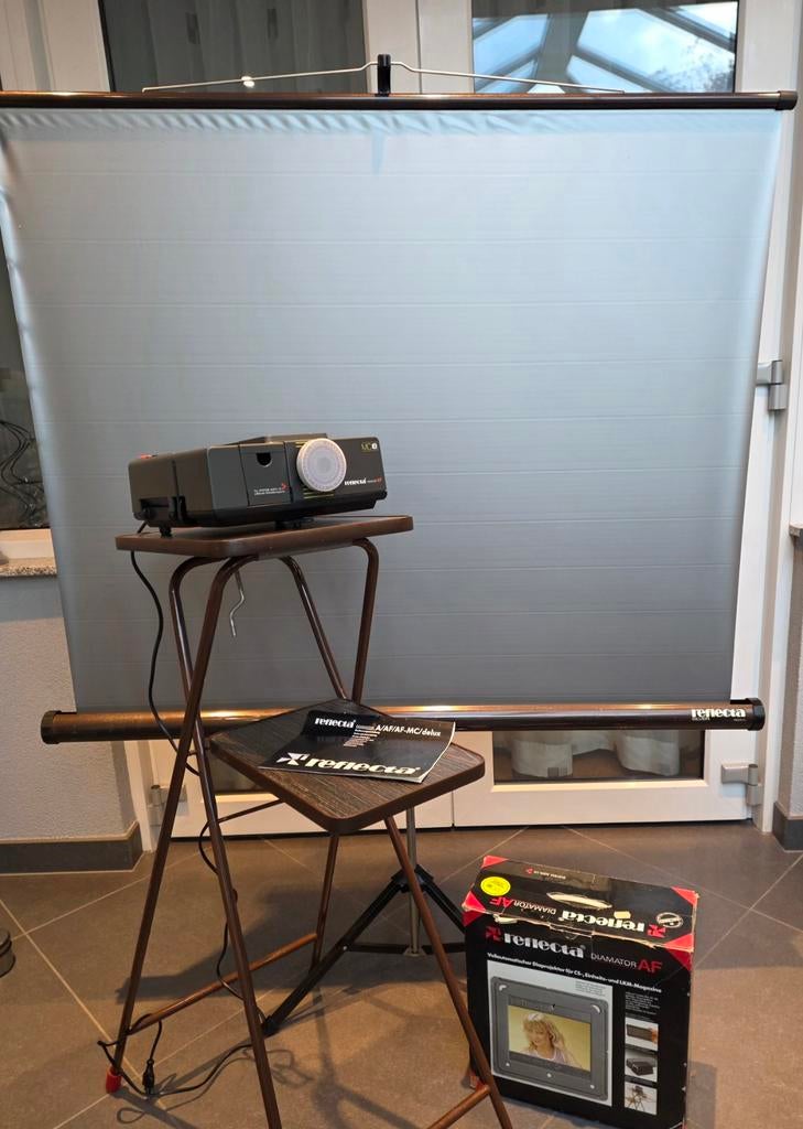 Reflecta Diamator AF diaprojector met scherm, Ophalen, Zo goed als nieuw, Met scherm