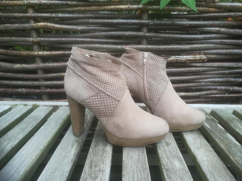 SPM Pumps Laarzen Beige maat 39, Kleding | Dames, Schoenen, SPM, Beige, Lage of Enkellaarzen, Ophalen of Verzenden