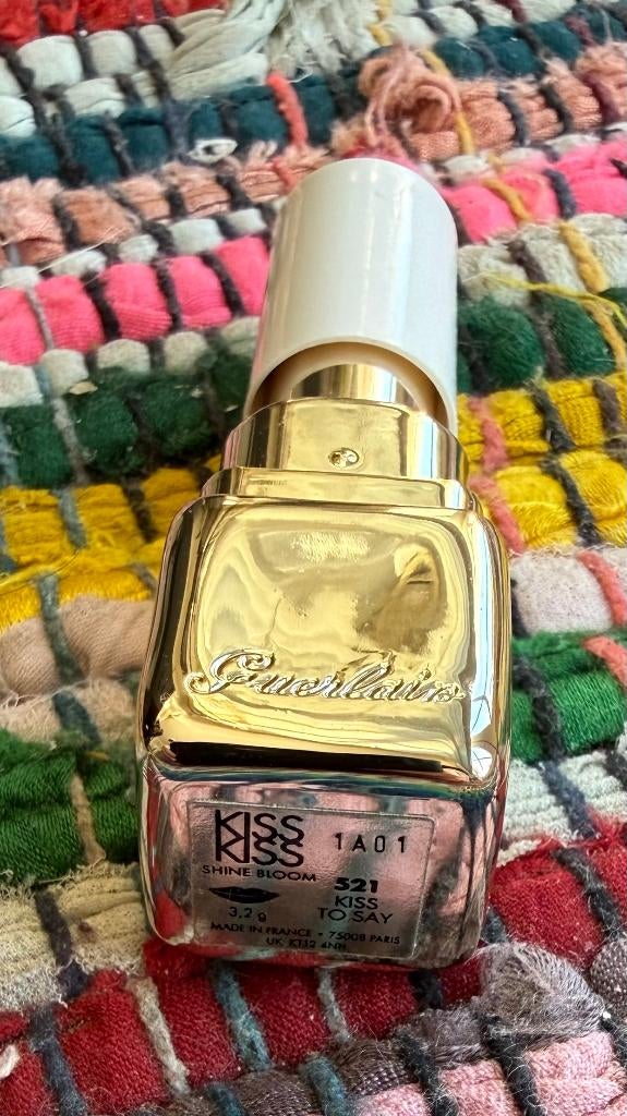 Guerlain kiss kiss shine boom 521 kiss to say lipstick, Gebruikt, Lippen, Verzenden, Make-up