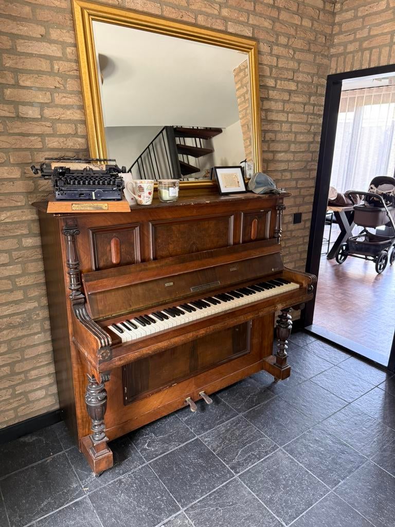Antieke piano, Muziek en Instrumenten, Ophalen, Gebruikt, Bruin, Piano