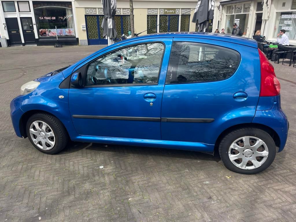 Peugeot 107 1.0 5drs 2010 Apk, Auto's, Voorwielaandrijving, Stof, 68 pk, Origineel Nederlands