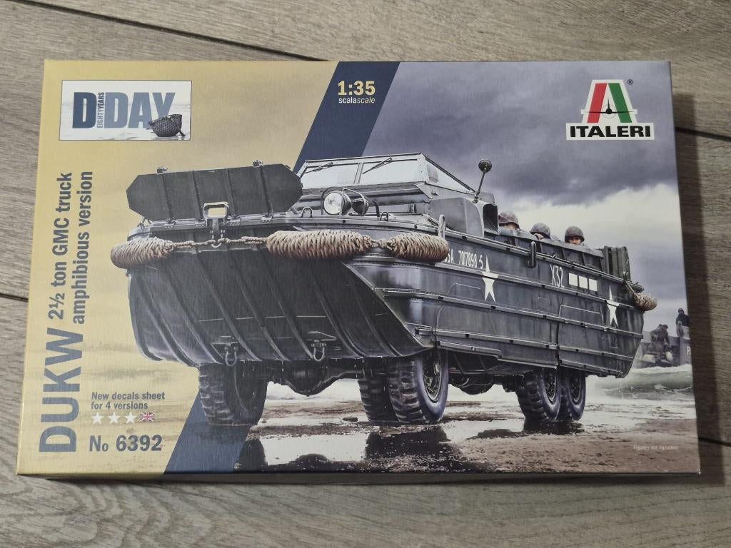 Italeri 6392 1:35 DUKW 2,5 ton GMC truck, Hobby en Vrije tijd, Modelbouw | Auto's en Voertuigen, Italeri, 1:32 tot 1:50, Nieuw