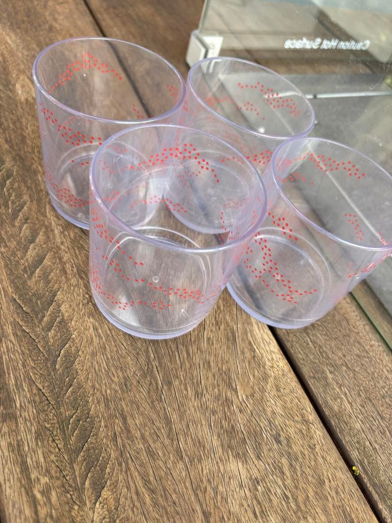 4 plastic glazen campingservies, Caravans en Kamperen, Ophalen of Verzenden, Zo goed als nieuw