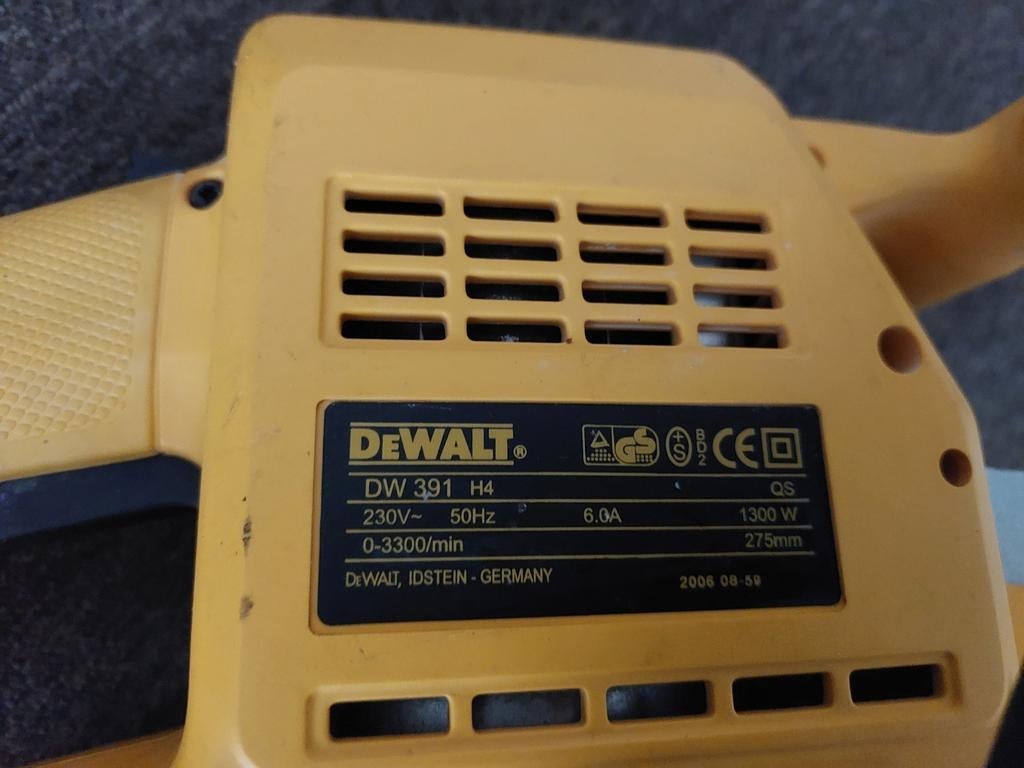 De   walt dw alligatorzaag, Doe-het-zelf en Verbouw, Gereedschap | Zaagmachines, Ophalen, 1200 watt of meer, Afkortzaag, 30 tot 70 mm