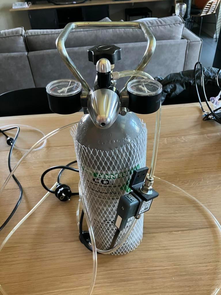 Complete co2 set 2kg Dennerle, Dieren en Toebehoren, Ophalen, Zo goed als nieuw