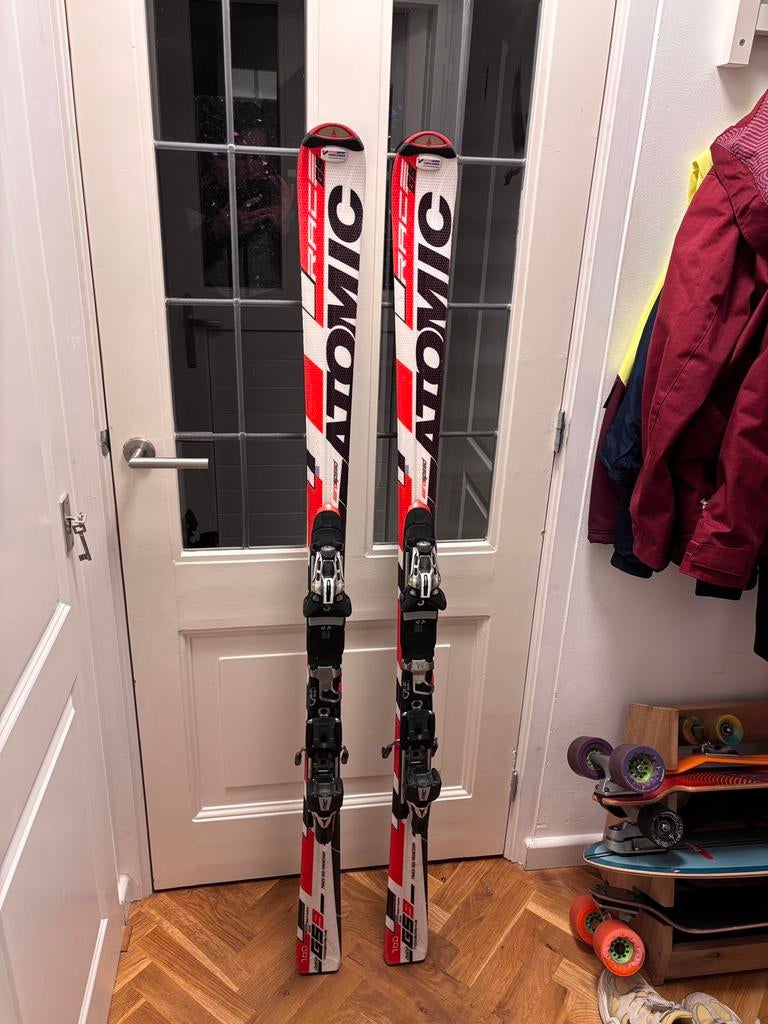 Ski’s Atomic Carvers (gewaxt en geslepen), 160 tot 180 cm, Gebruikt, Ophalen of Verzenden, Carve