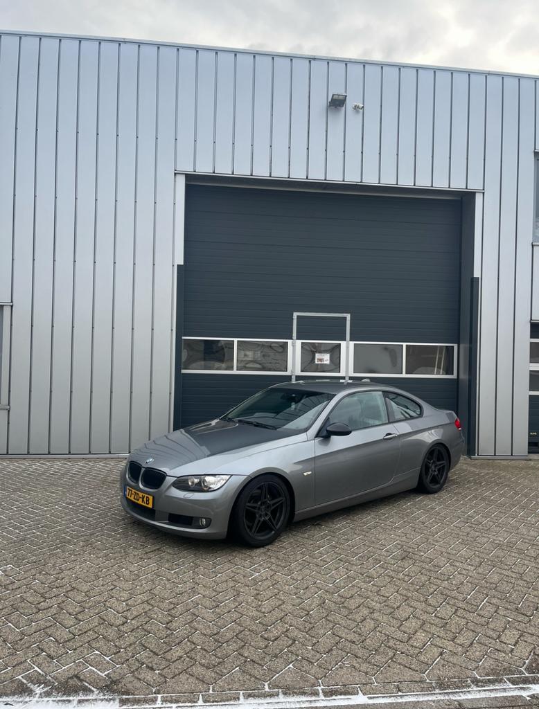 BMW 3-Serie 3.0 I 325 Coupe 2008 Handgeschakeld, 745 kg, Achterwielaandrijving, Zwart, 4 stoelen