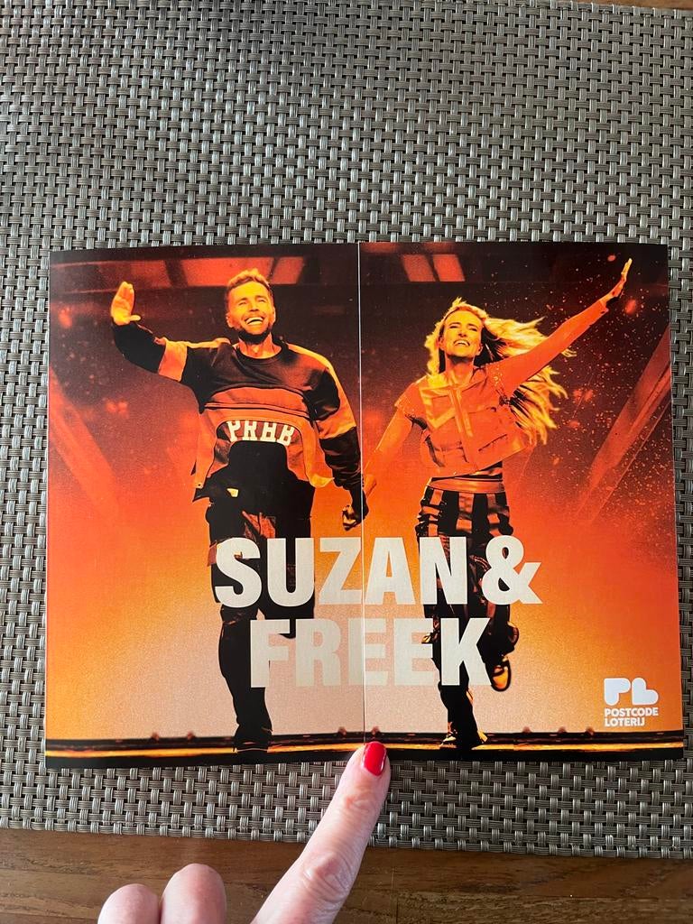 4 kaarten voor Suzan & Freek 31 mei, Drie personen of meer, Mei