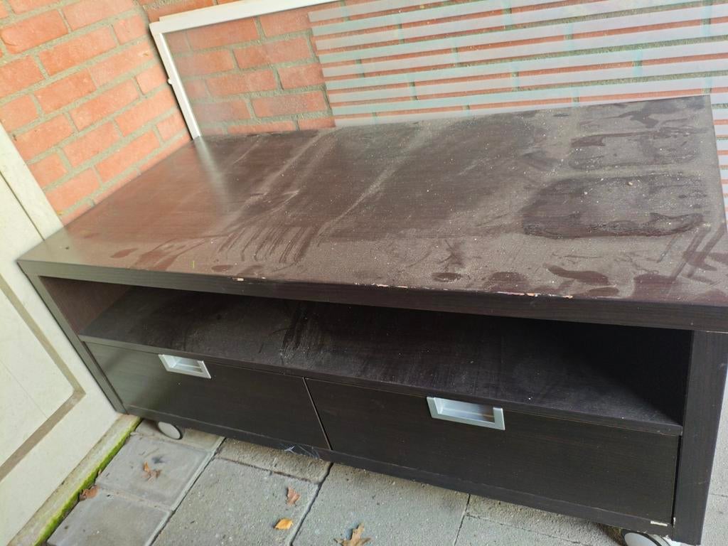 Gratis IKEA TV Meubel - Gebruikte Staat ZSM, Huis en Inrichting, Kasten | Televisiemeubels, Ophalen, Gebruikt, 50 tot 75 cm, Minder dan 100 cm