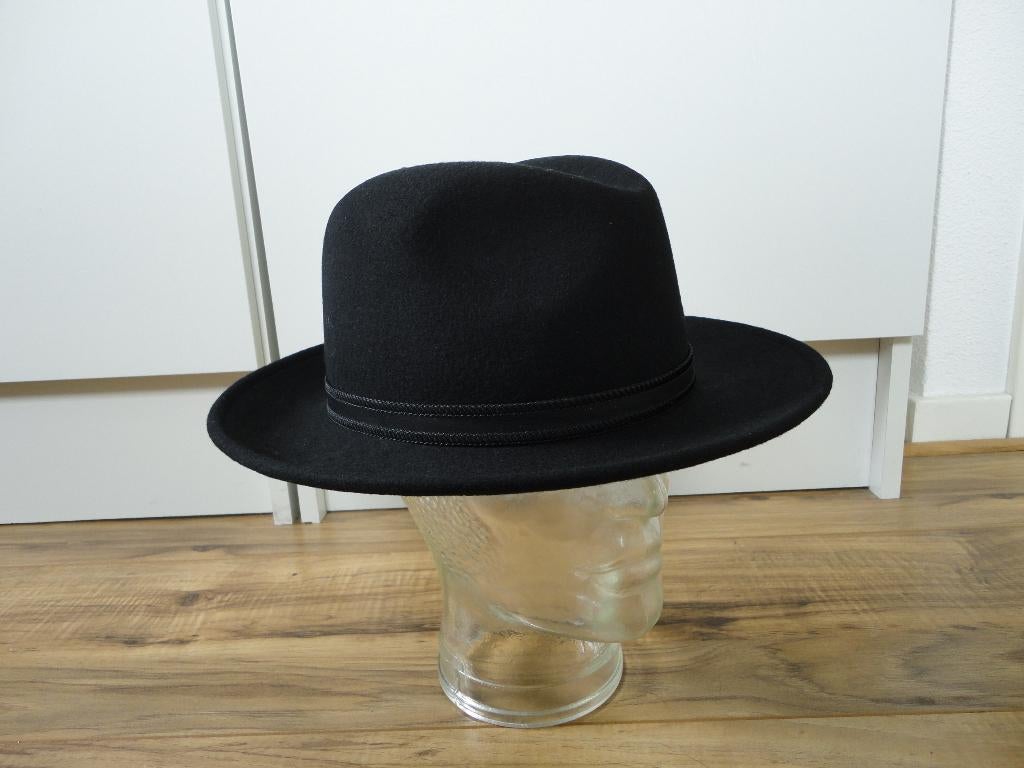 Zwarte Heren Hoed 100% Wol Maat 56, Galeries Lafayette Homme, Hoed, Ophalen of Verzenden, 57 cm (M, 7⅛ inch) of minder