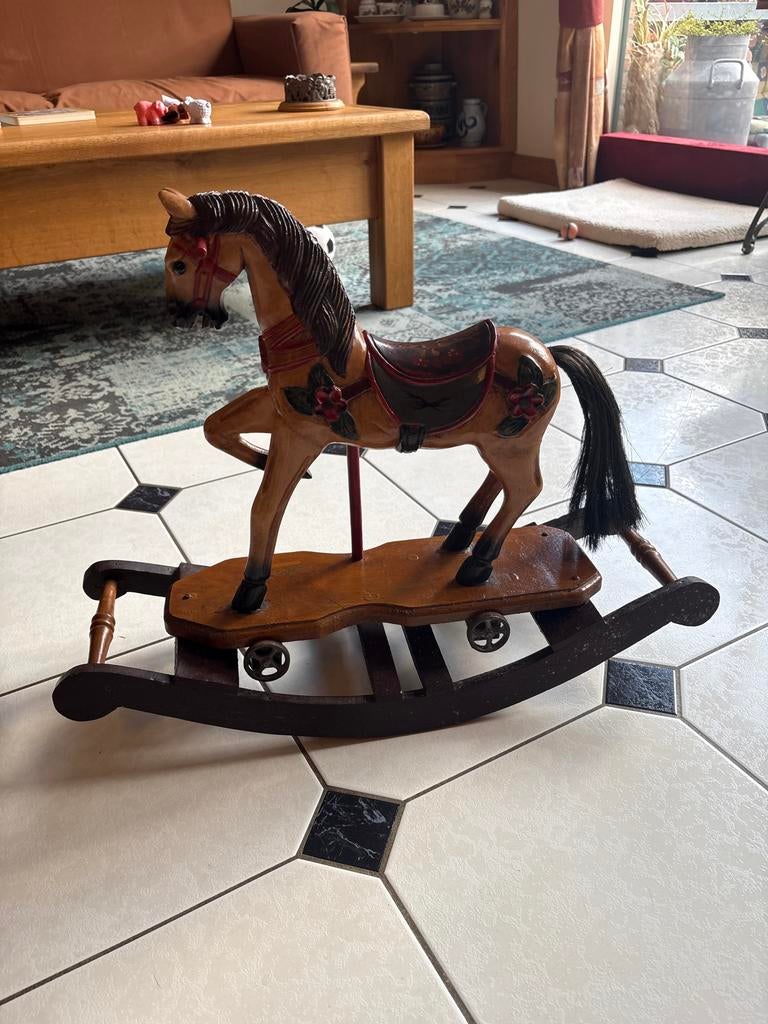 Antiek handgesneden hobbelpaard - Uniek decoratiestuk, Antiek en Kunst, Antiek | Speelgoed, Ophalen