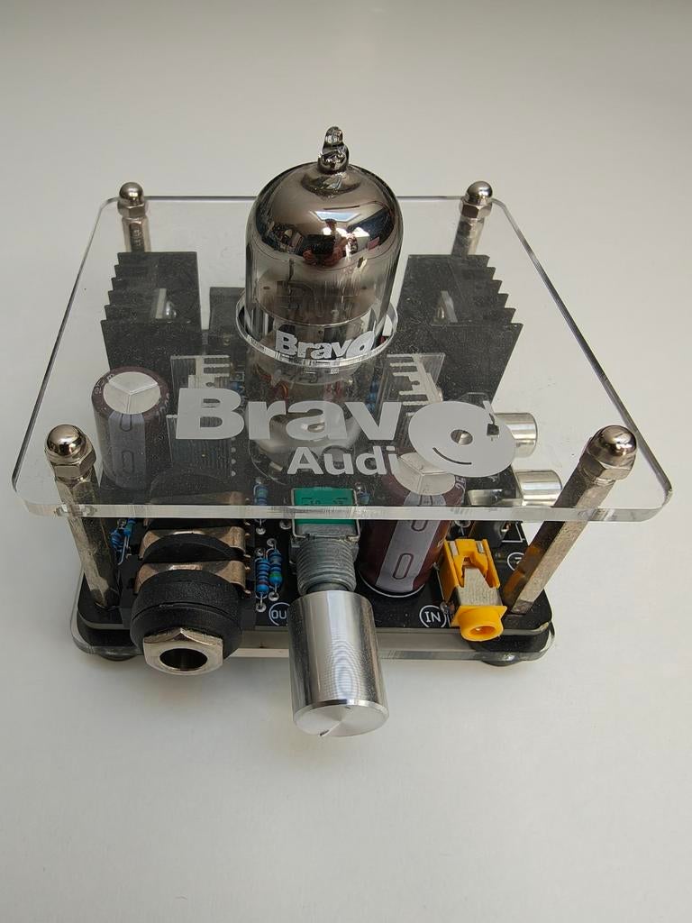 Bravo Audio V2 Hoofdtelefoon Versterker (headphone amp), Ophalen of Verzenden, Zo goed als nieuw, Overige merken