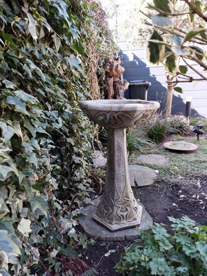 Z.G.A.N : vogelbad van gietsteen op voet, art nouveau., Tuin en Terras, Vogelhuisjes en Vogelbaden, Ophalen