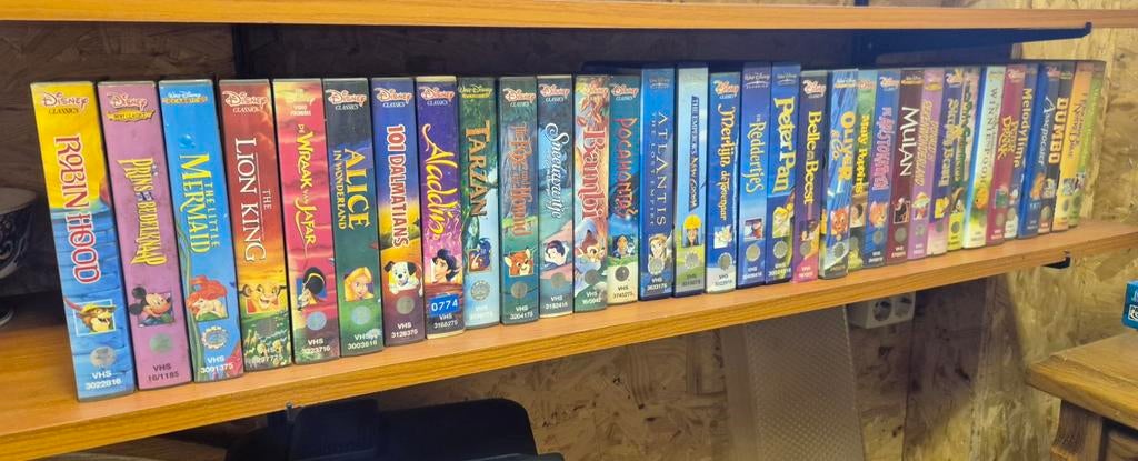 33 stuks Disney videobanden, Tekenfilm, Alle leeftijden, Ophalen of Verzenden, Zo goed als nieuw