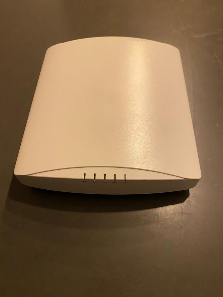 Ruckus Wireless Acces Point R730, Computers en Software, Accesspoints, Zo goed als nieuw, Ophalen