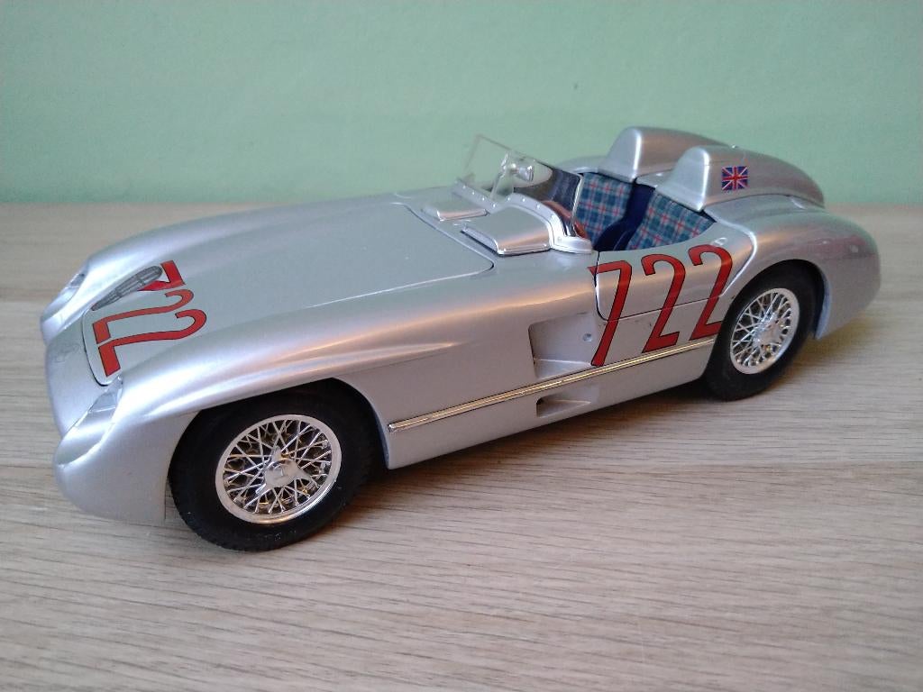 Mercedes-Benz 300 SLR #722 1:18 Maisto, Ophalen of Verzenden, Zo goed als nieuw, Auto, Maisto