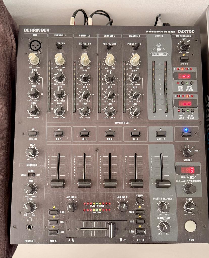 Behringer DJX 750, Muziek en Instrumenten, Mengpanelen, Ophalen, Zo goed als nieuw, Minder dan 5 kanalen