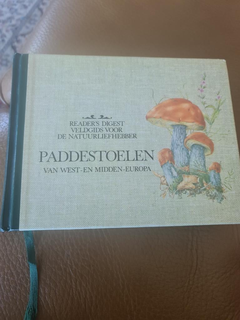 Paddestoelen Veldgids Reader's Digest, Boeken, Ophalen of Verzenden, Gelezen, Reader's Digest