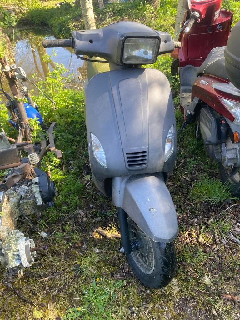 Gebruikte Scooter - Ideaal voor onderdelen of opknapbeurt, Ophalen of Verzenden, Gebruikt, Overige typen, Overige merken