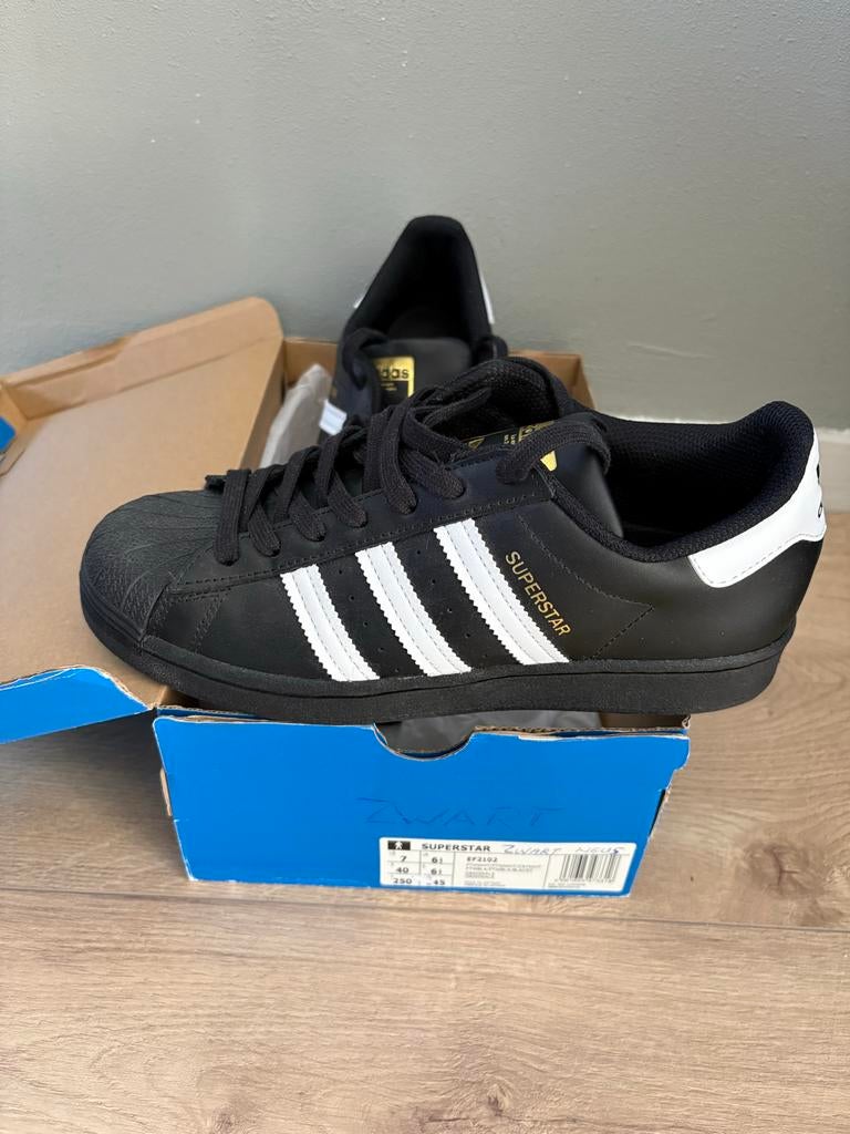 Nieuwe Adidas Superstar sneakers zwart/wit/goud - Maat 40, Kleding | Dames, Ophalen, Zwart, Nieuw, Sneakers of Gympen