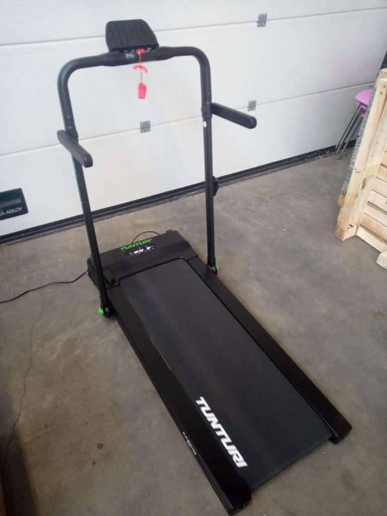 Tunturi Cardio Fit T10 Treadmill (BT) (2e kans), Ophalen, Tunturi New Fitness B.V., Info@tunturi.com, Zo goed als nieuw