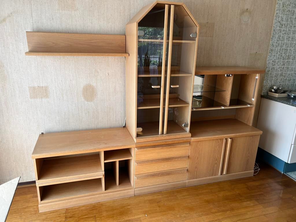 Gratis ophalen : Wandmeubel Wandkast Vitrinekast Hout Export, Ophalen, Gebruikt, 200 cm of meer, Met deur(en)