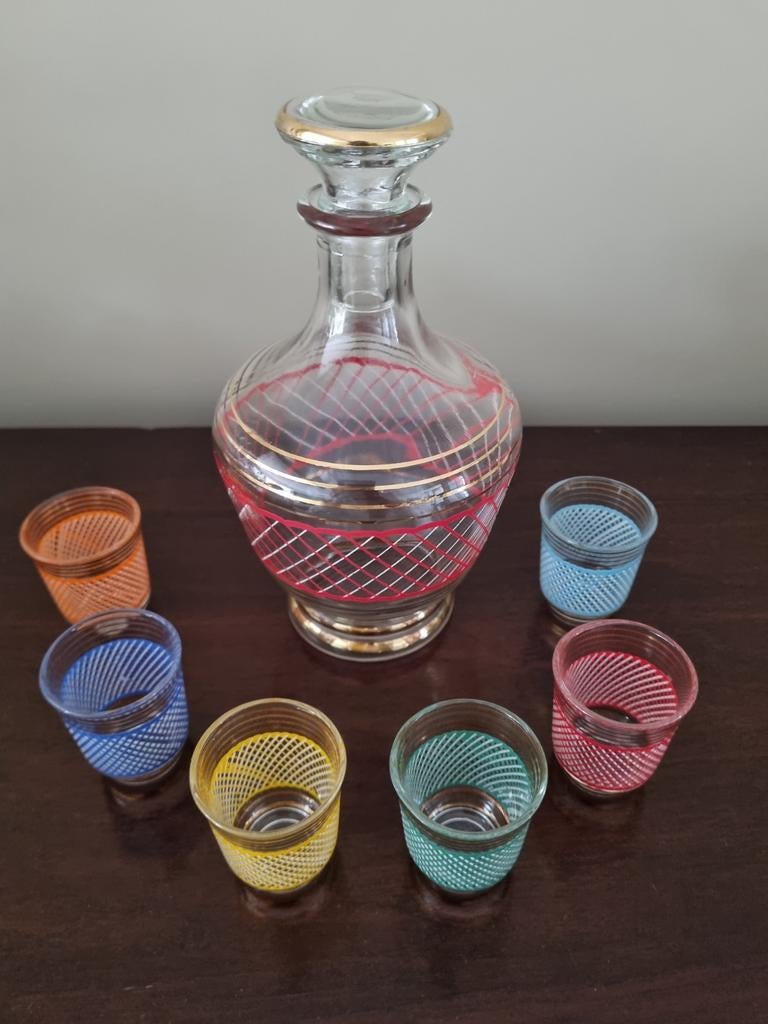 Vintage likeurset met karaf en 6 gekleurde glaasjes, Ophalen of Verzenden