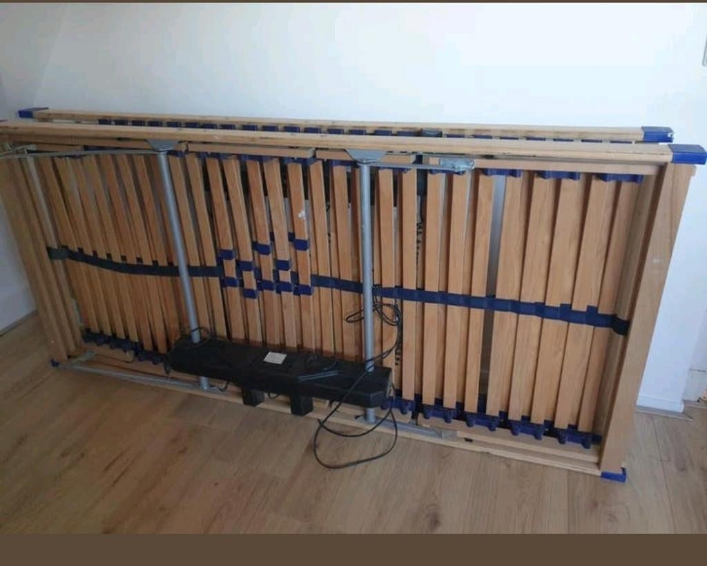 Twee elektrische lattenbodems 90x200 cm, Ophalen, 90 cm, Eenpersoons, Zo goed als nieuw