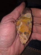Fontmaure Geel jasper vuistbijl, Verzamelen, Mineralen en Fossielen, Ophalen of Verzenden