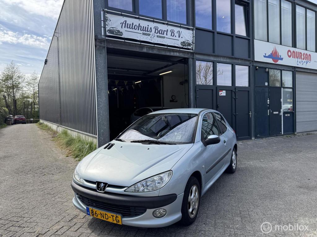 Peugeot 206 1.4 XR Challenge Airco! Nieuwe APK! NAP Logisch!, Voorwielaandrijving, 1360 cc, 4 cilinders, Bedrijf