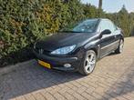 Peugeot 206 1.6 16V CC 2002 Zwart Cabriolet, Auto's, Peugeot, Voorwielaandrijving, Stof, 4 cilinders, Cabriolet