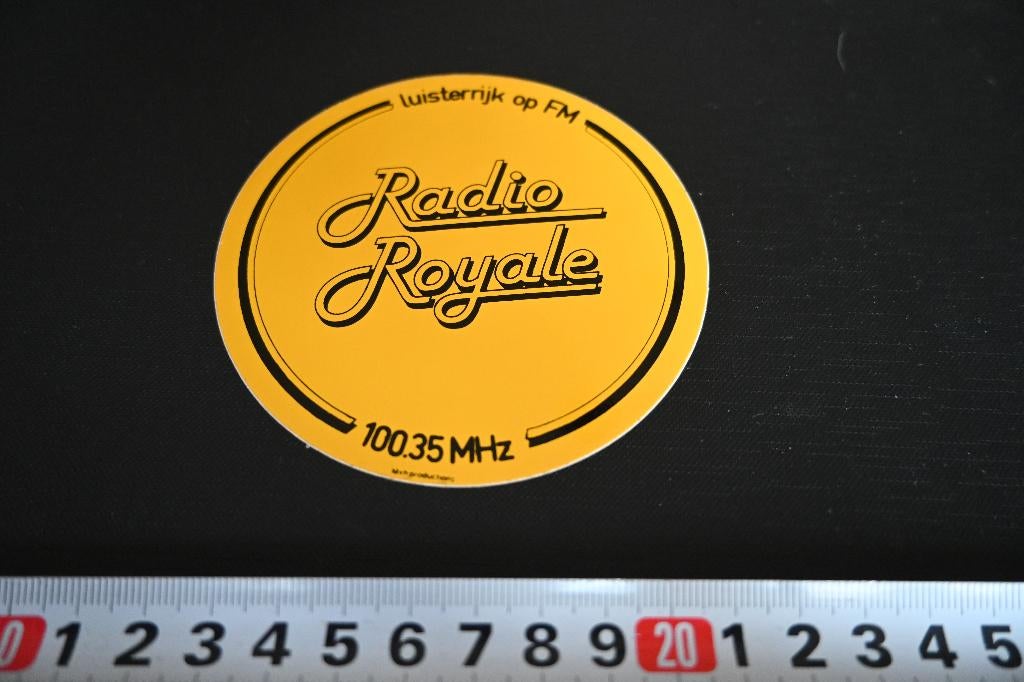 sticker Luisterrijk op FM  RADIO ROYALE, Ophalen, Zo goed als nieuw