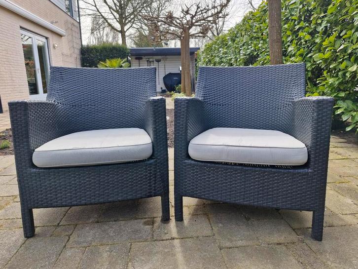 2 Tuinstoelen / Fauteuils - Wicker - Kussens versleten, Tuin en Terras, Tuinstoelen, Gebruikt, Wicker, Ophalen