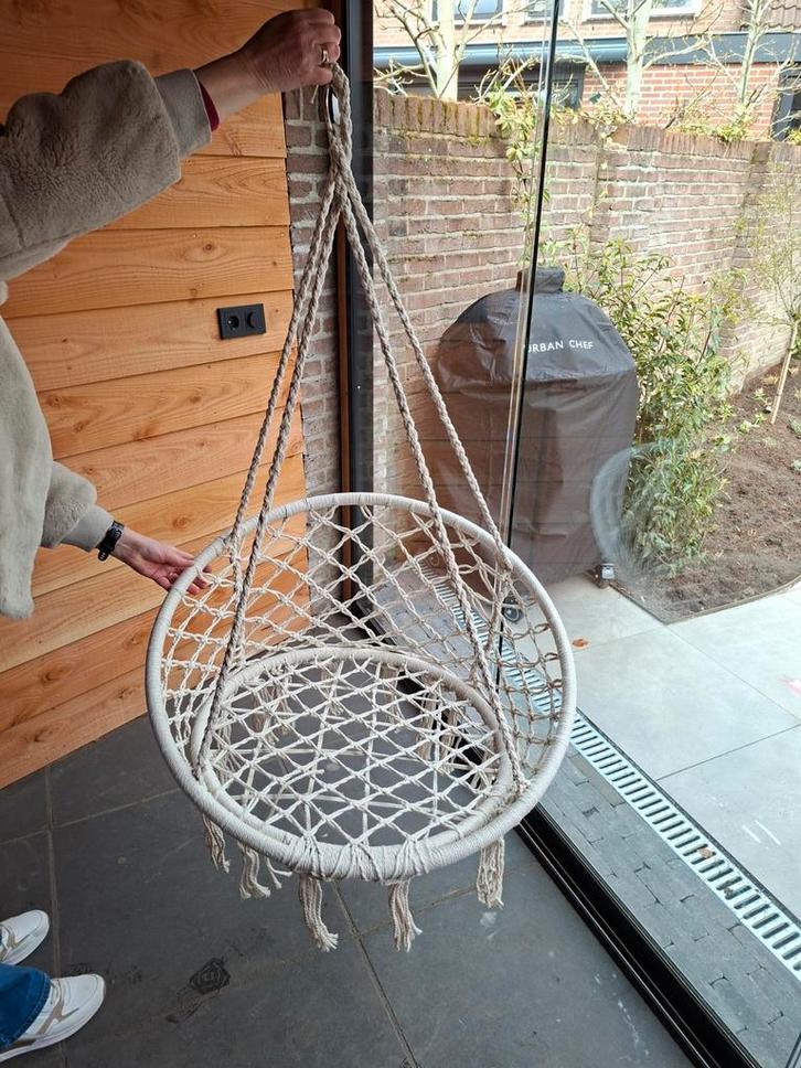 Beige Macramé Schommelstoel - Zo goed als nieuw, Huis en Inrichting, Stoelen, Zo goed als nieuw, Eén, Metaal, Stof, Overige kleuren