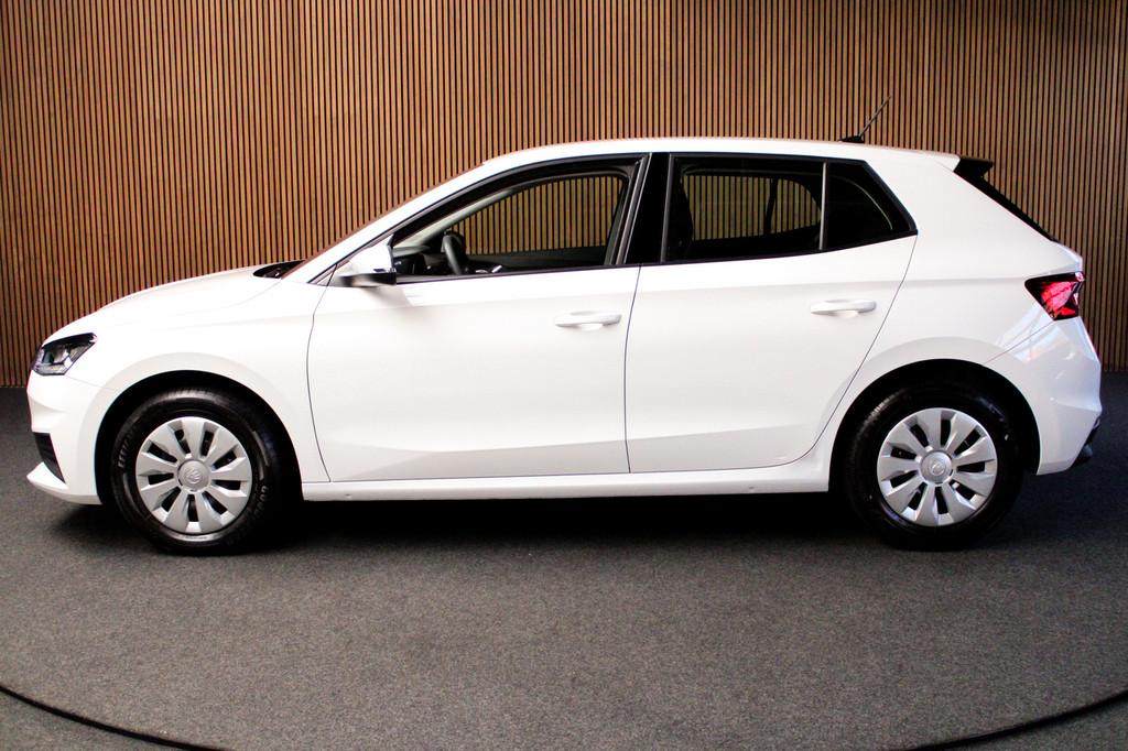 Skoda Fabia 1.0 Navi Airco Stoelverwarming PDC Cruise C. Car, Auto's, Skoda, Stof, Gebruikt, Wit, Bedrijf