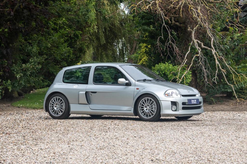 Renault Clio Sport V6, Auto's, Achterwielaandrijving, Gebruikt, 2946 cc, Leder en Stof