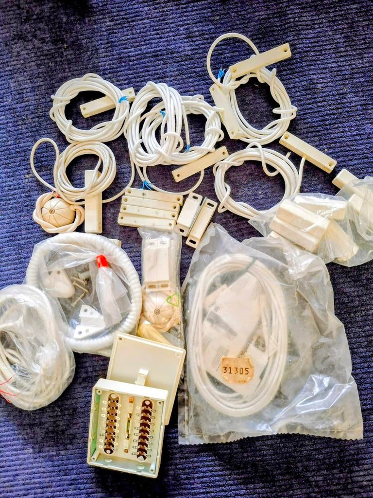 Magneet contacten en aansluitdoos inbraak beveiliging., Ophalen, Detector, Sensor of Melder, Overige soorten