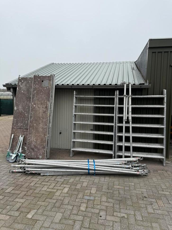 Skyworks rolsteiger 10.20 m, Doe-het-zelf en Verbouw, Steigers, Zo goed als nieuw, Rolsteiger of Kamersteiger, 5 meter of hoger