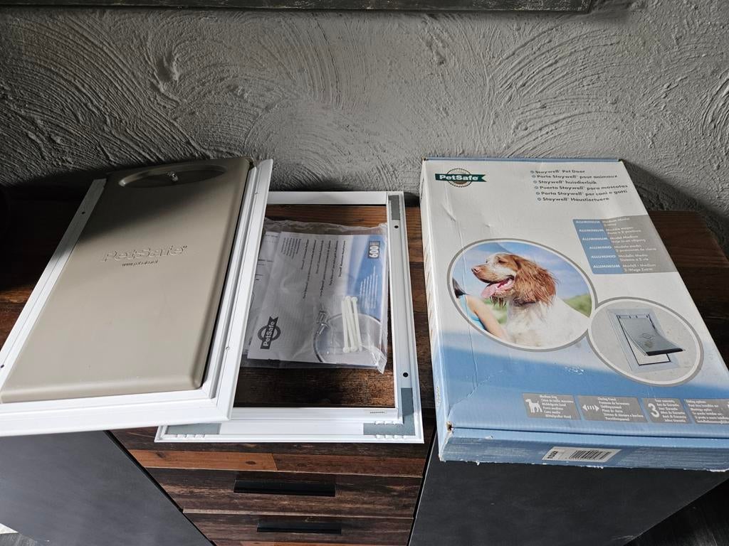 Nieuwe PetSafe Staywell aluminium hondenluik tot 18 kg, Ophalen of Verzenden, Nieuw