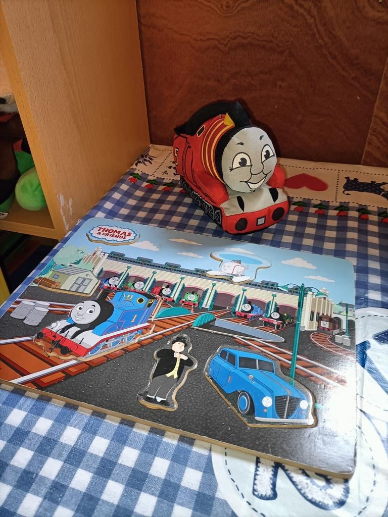 Thomas de trein knuffel 18 cm groot + houten puzzel, Kinderen en Baby's, Speelgoed | Thomas de Trein, Ophalen of Verzenden, Zo goed als nieuw