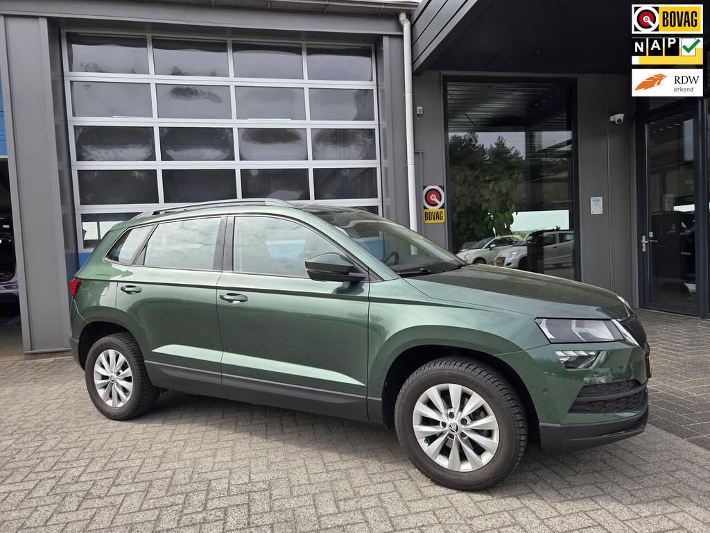 Skoda Karoq 1.0 TSI Business Edition *Navi/telefoon, * PDC., Voorwielaandrijving, Stof, Gebruikt, Handgeschakeld