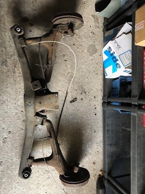 Aangeboden complete achteras en armen Bmw E28, Ophalen, Gebruikt, BMW