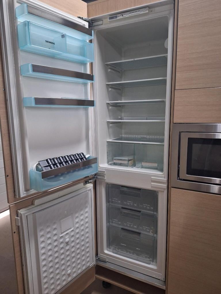 Keuken Compleet met APP 120Keukens op voorraad Nr 2910, Ophalen of Verzenden, Zo goed als nieuw, Hoekkeuken, Met kookeiland