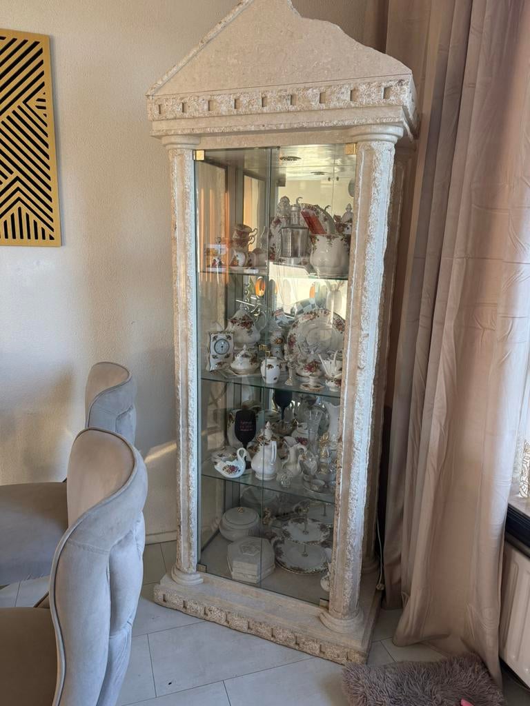 Griekse manhattan style vitrinekast, Ophalen, Gebruikt, 25 tot 50 cm, 50 tot 100 cm