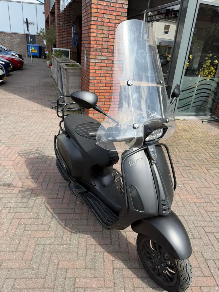 Vespa sprint 45 km 4T bj juli 2021, Fietsen en Brommers, Ophalen, Zo goed als nieuw, Benzine, Vespa