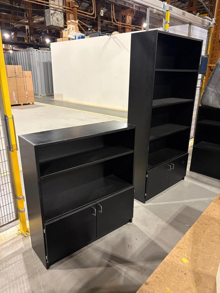 Kasten, hout, stevig zwart, Huis en Inrichting, Kasten | Roldeurkasten en Archiefkasten, Ophalen, Zo goed als nieuw, 25 tot 50 cm