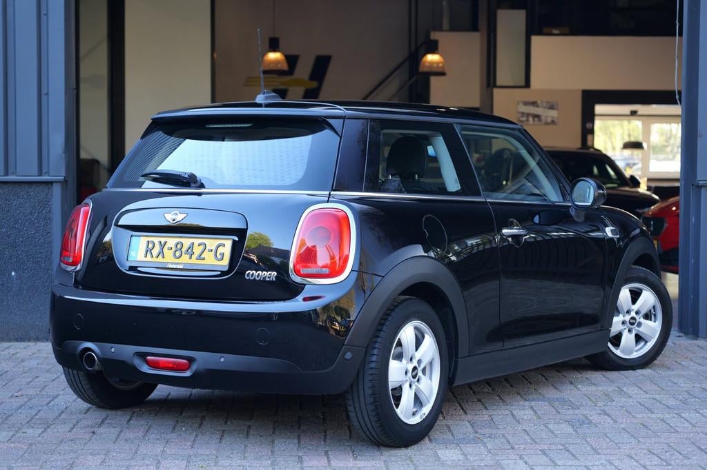 Mini Mini 1.5 Cooper Business Navi|LM velgen|NL auto, Auto's, Mini, Voorwielaandrijving, Gebruikt, Euro 6, 4 stoelen