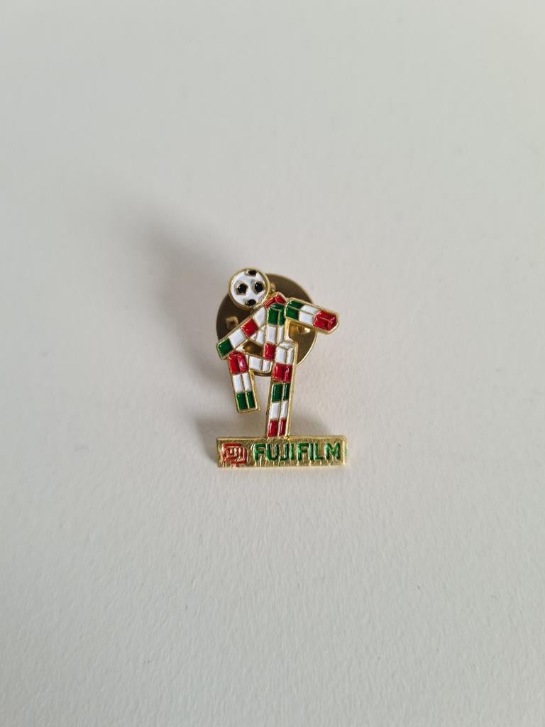 1990 FIFA Italy Mascot Ciao World Cup Soccer Football pin, Verzamelen, Speldjes, Pins en Buttons, Ophalen of Verzenden, Sport